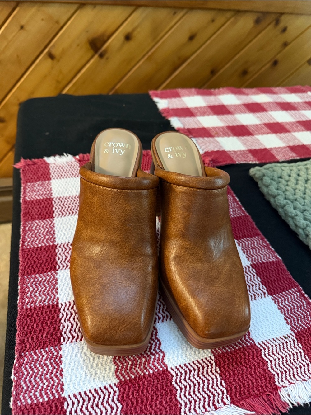 crown & ivy Women's Brown Leather Slip-On Mules